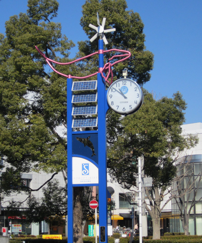 時計台のオブジェ(昭島駅北口)の画像